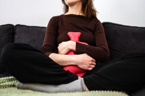 Menstruation: Studie erforschte: Greift die Corona-Impfung in den weiblichen Zyklus ein oder nicht?