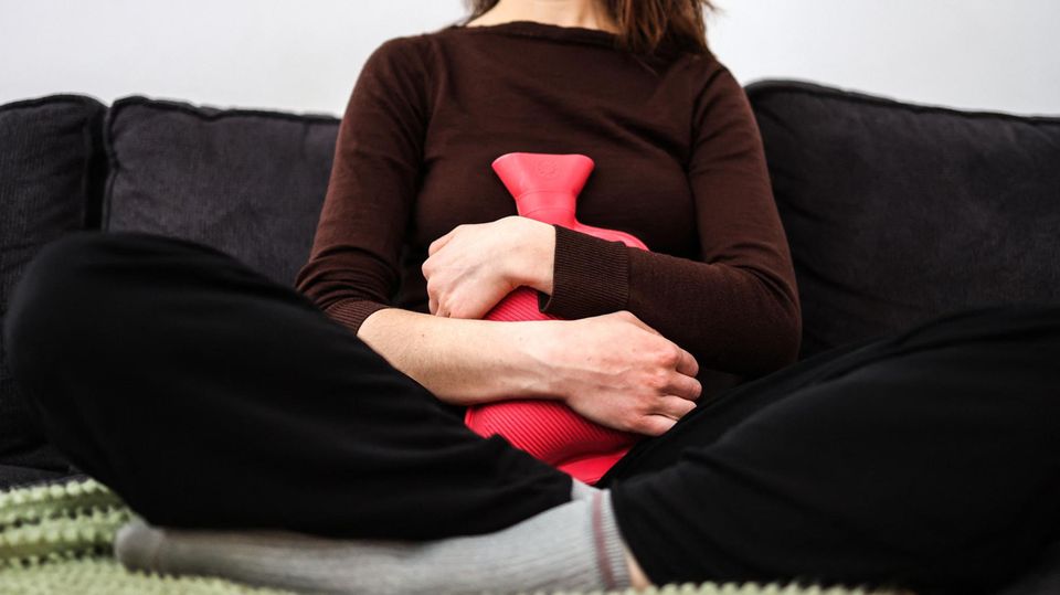 Menstruation: Studie erforschte: Greift die Corona-Impfung in den weiblichen Zyklus ein oder nicht?
