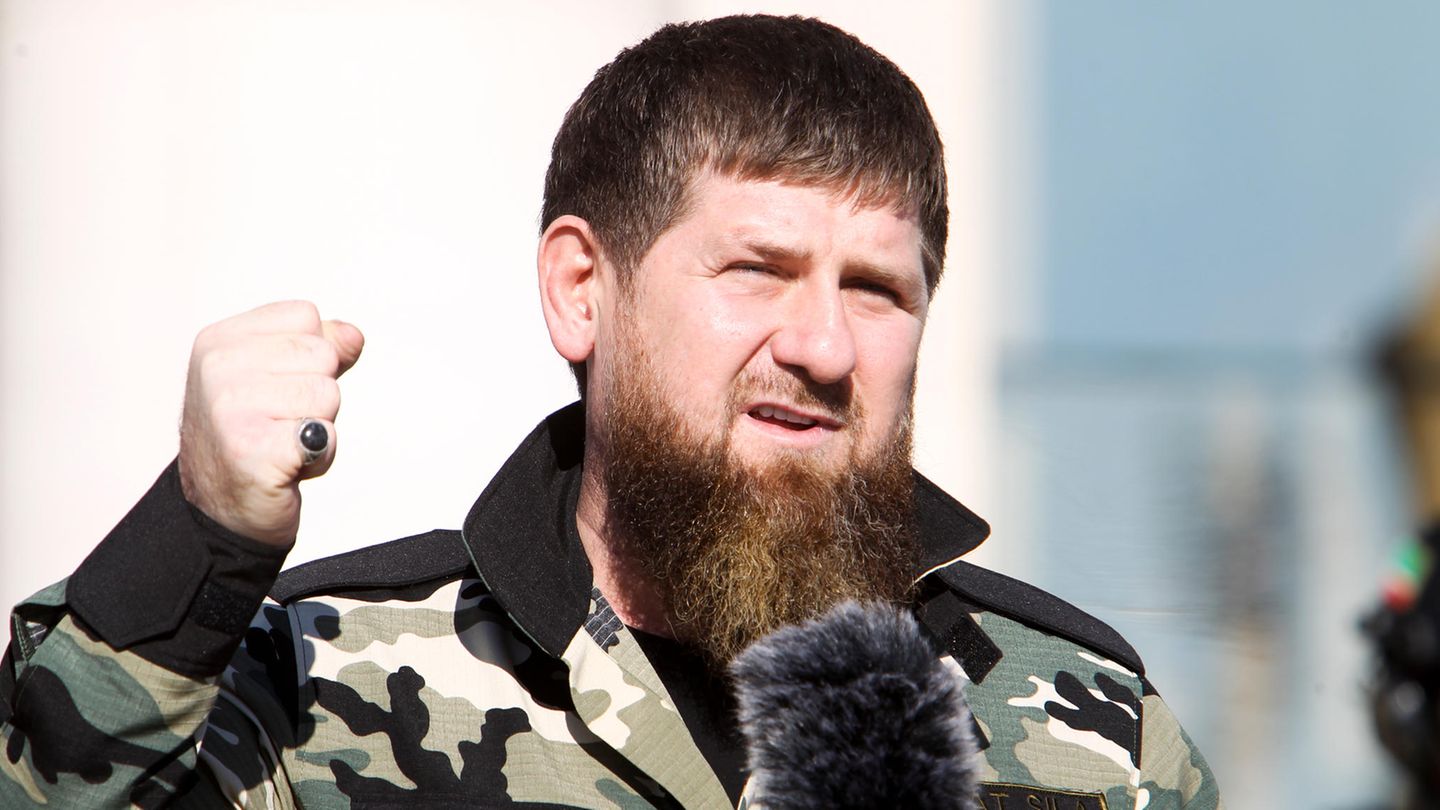 “Kleiner Bruder“ will einspringen: Kadyrow bietet Tschetschenen-Kämpfer als Ersatz für  Wagner-Söldner an