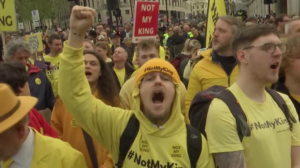 Demonstranten festgenommen: Proteste vor Charles' Krönung: Kritiker rufen "Not my King" Demonstranten festgenommen: Proteste vor Charles' Krönung: Kritiker rufen "Not my King"