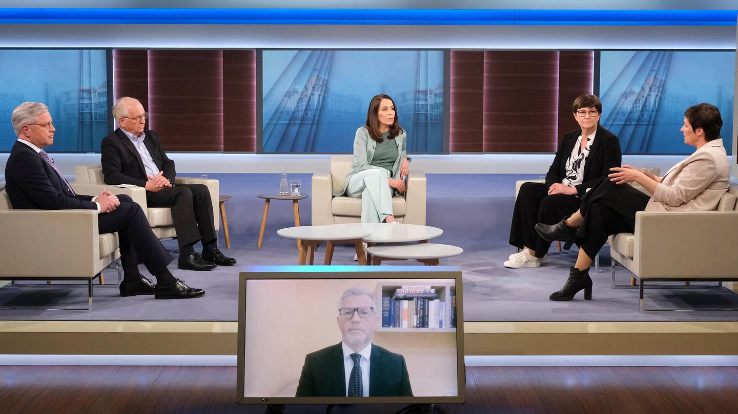 Die Talkrunde bei "Anne Will" diskutiert über die Frage: "Gegenoffensive der Ukraine: Kann sie die Wende im Krieg bringen?"