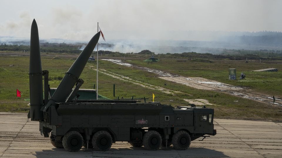Demonstration des Iskander-Raketensystems auf einer Militär-Schau