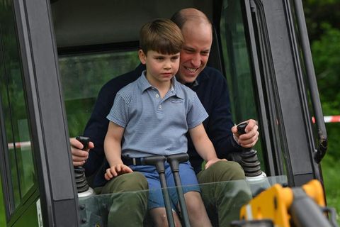 Britische Royals: Louis, der Baumeister: William und Kate besuchen mit ihren Kindern Pfadfindergruppe