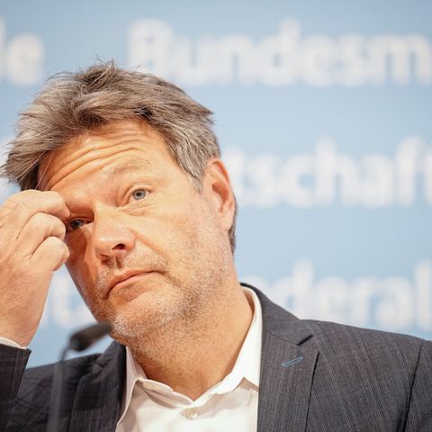 Robert Habeck steht aktuell wegen der Amtsvergabe in seinem Ressort unter Druck