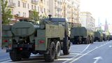 Die Parade dient in den letzten Jahrzehnten vor allem dazu, die Stärke des Regimes Putins zu demonstrieren. Ursprünglich war der Siegestag ein Fest der Erinnerung. 