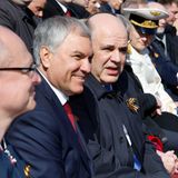 Der Sprecher der russischen Duma Wolodin und Ministerpräsident der Russischen Föderation Mischustin durften hingegen nicht neben Wladimir Putin Platz nehmen. 