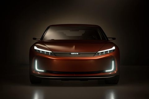 Der NEVS Emily GT in Frontansicht. Das Auto lehnt an Porsche-Modelle an.