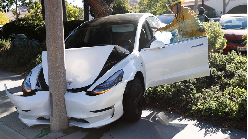 Tesla Unfall