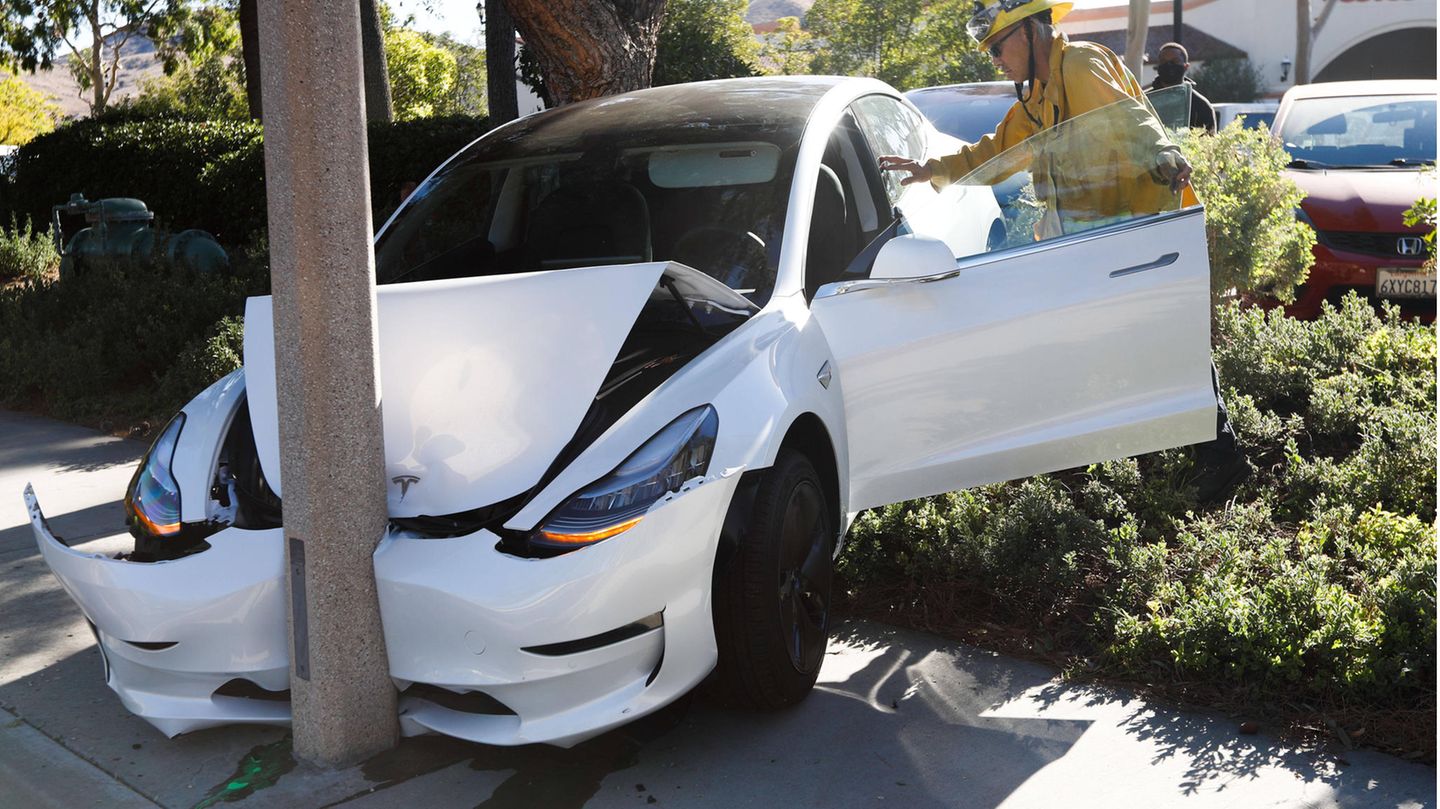 Tesla Unfall