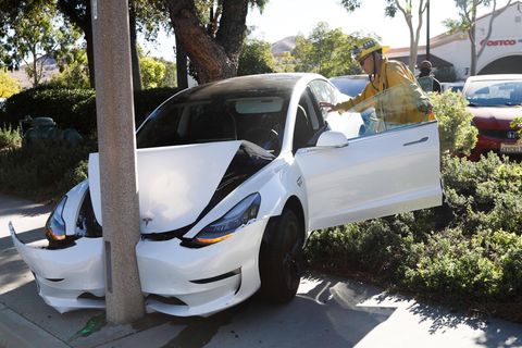 Tesla Unfall