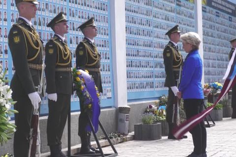 Video: Von der Leyen am Europatag in Kiew: "Der Aggressor hat bereits versagt"