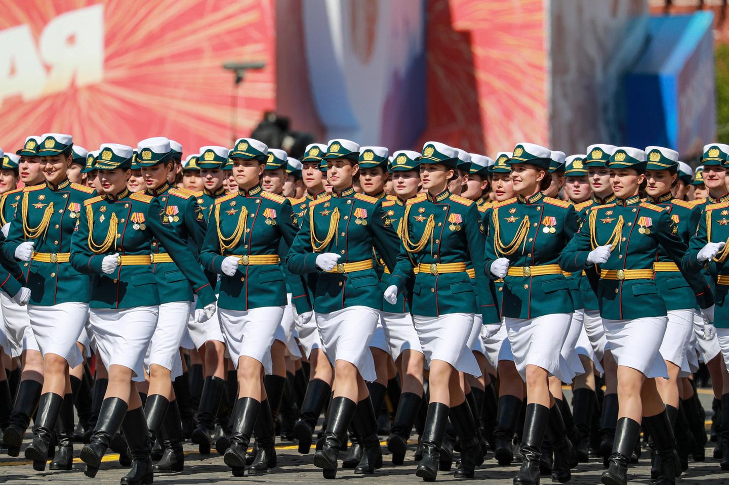 Auch ein Regiment aus Frauen durfte in diesem Jahr nicht fehlen. 
