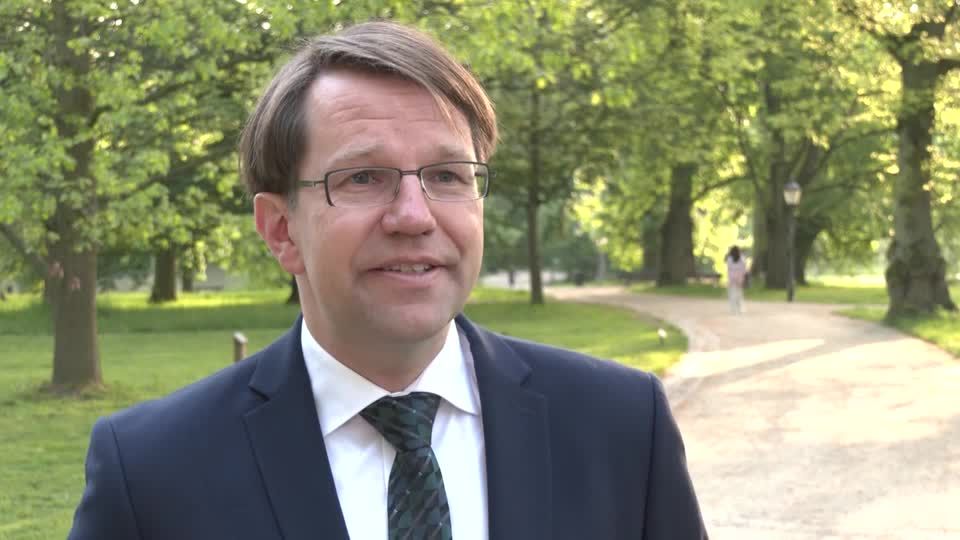 Video: Steuerexperte: Finanzierung von Asylpolitik gehört eigentlich in Bundeshand