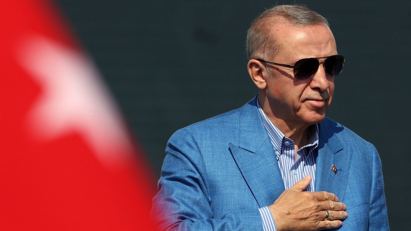 Türkiye: More headscarves, more victims of violence – Erdogan’s record in women’s politics