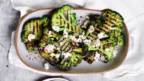 Brokkoli-Steaks mit Feta