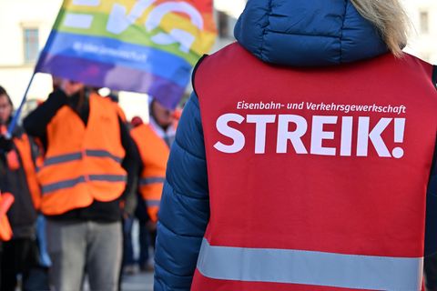 Bereits im März rief die Eisenbahn- und Verkehrsgewerkschaft ihre Mitglieder zum Warnstreik auf