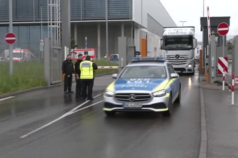 Video: Schüsse im Mercedes-Werk Sindelfingen: 2 Tote