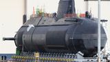 Ein U-Boot von BAE Systems wird für den Stapellauf vorbereitet