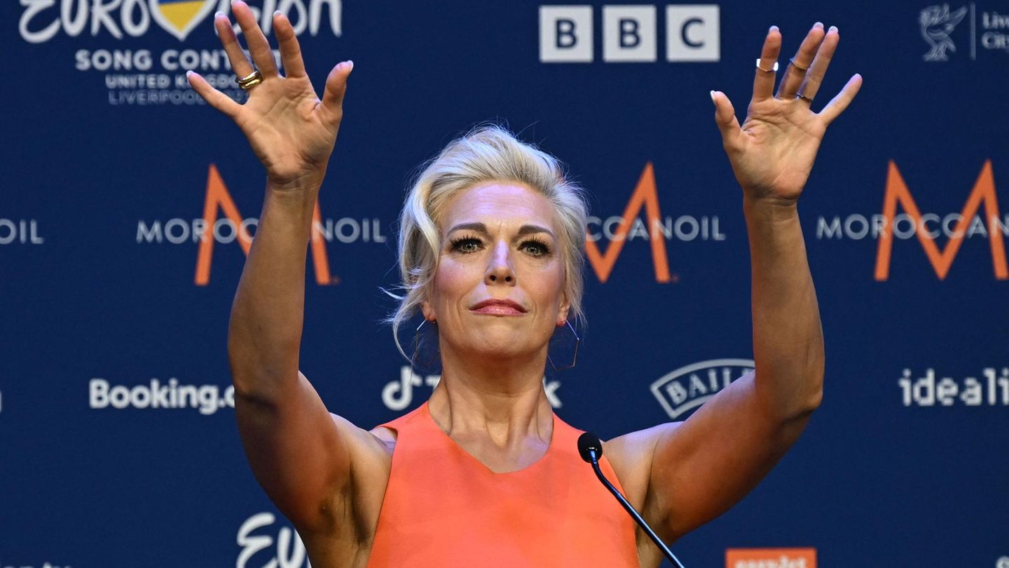 ESC Hannah Waddingham