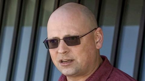 Perfide Telefon-Masche: Vater rast durch Stadt, um "entführte" Tochter zu retten – doch ihre Stimme ist nicht echt