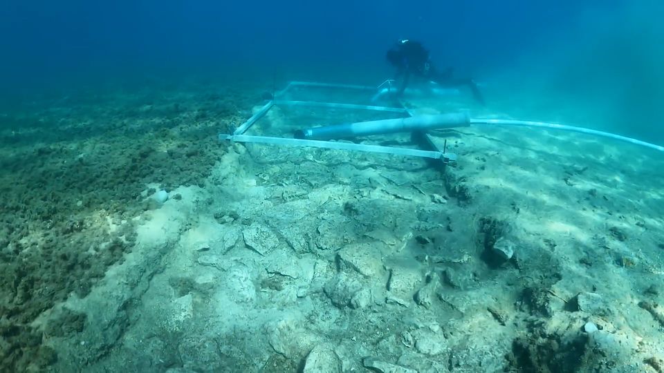 Fund am Meeresgrund Spektakulärer Fund am Meeresgrund: 7000 Jahre alte Steinstraße entdeckt