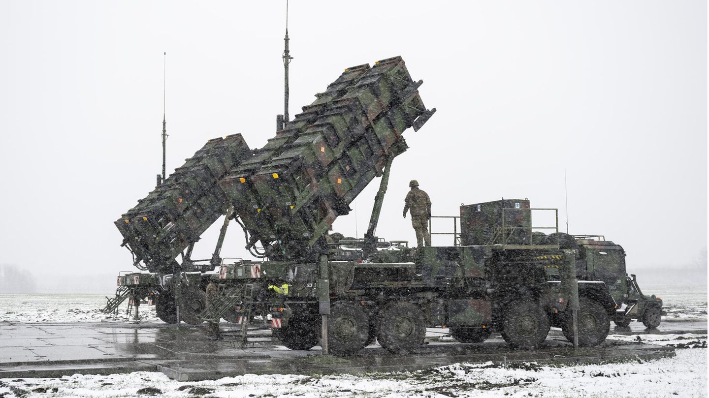 Lenkflugkörper für die Luftabwehrsysteme der Bundeswehr, wie etwa die hier gezeigte Patriot-Abschussrampe. Auch hier nennt die Bundesregierung keine Stückzahlen.