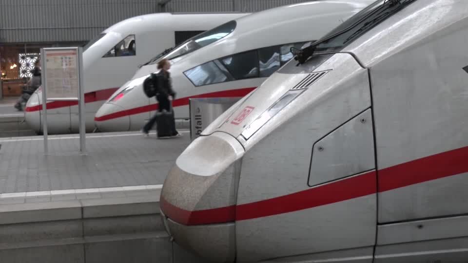 Video: Bahnverkehr am Montag weitgehend normal