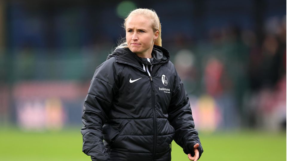 Theresa Merk ist Cheftrainerin der Frauenmannschaft des SC Freiburg