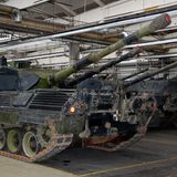 30 weitere Leopard 1 A5  schickt die Bundesregierung in die Ukraine. Da die Bundeswehr sie 2003 außer Dienst gestellt hat, stehen vor der Lieferung noch Instandsetzungsarbeiten an 