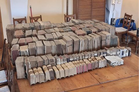 Die uralten Bücher aus dem Kirchturm