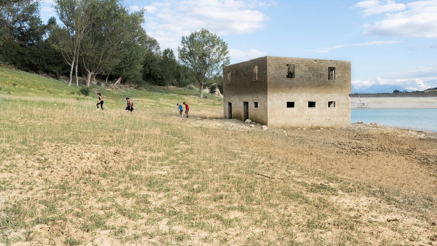 "Reiseführer zu den Wüsten Italiens": Hausruine