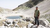 Der Pilatosee verdankt seine Existenz den Schneefällen in den Bergen des Apennin. "Normalerweise ist er acht Meter tief", sagt Alessandro Ambrosi, Führer im Nationalpark Monti Sibillini. Doch immer geringere Schneefälle haben den Wasserspiegel auf drei Meter absinken lassen. Im August fällt der See inzwischen meist trocken.