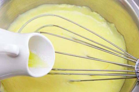 Omas Tipps für Sauce Hollandaise – dieses einfache Rezept sorgt für cremigen Genuss