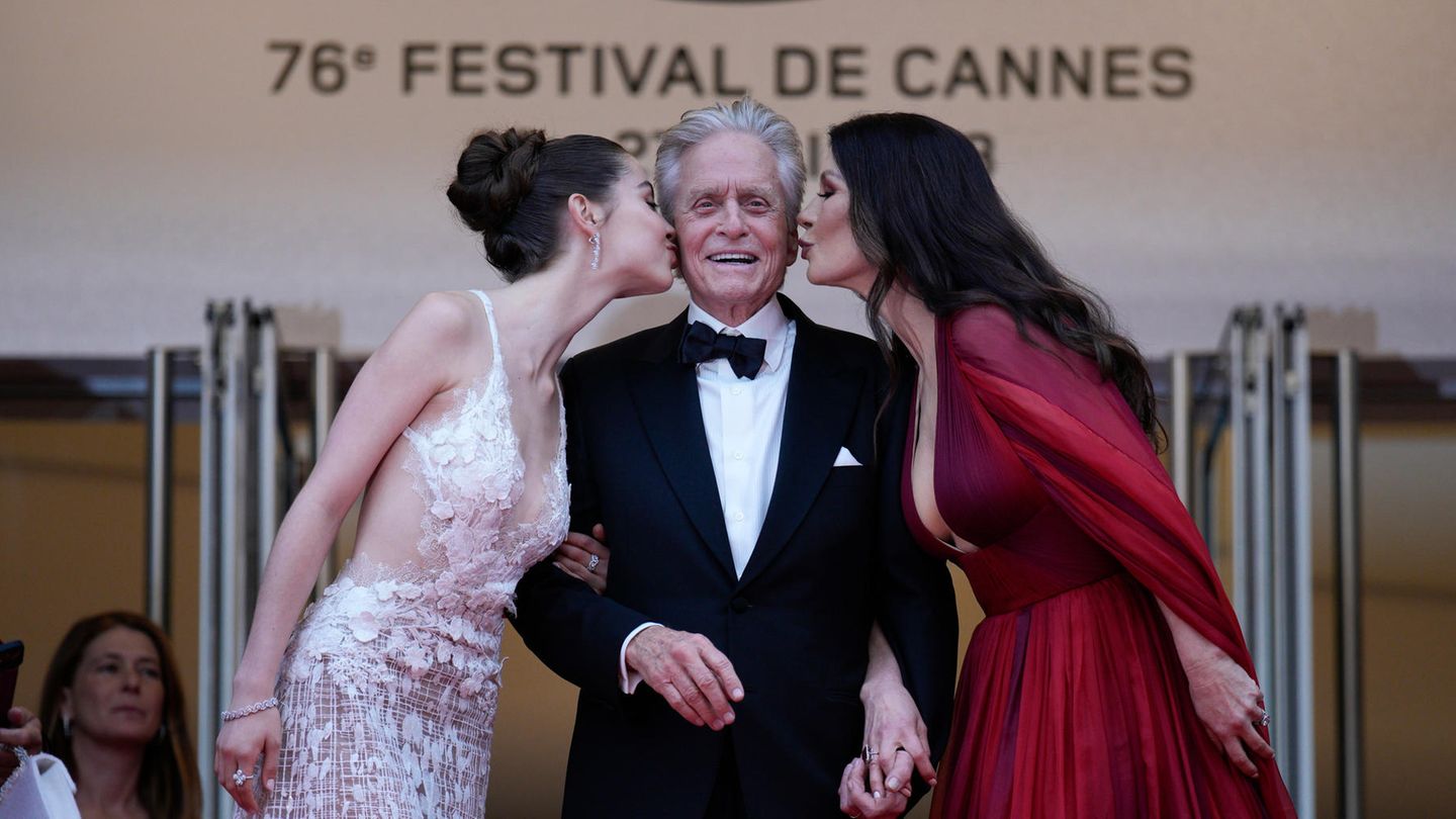 Michael Douglas mit Catherine Zeta Jones und Tochter Cary Michael Douglas mit Catherine Zeta Jones und Tochter Cary