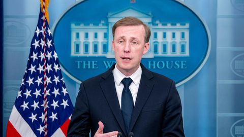 Der nationale Sicherheitsberater des Weißen Hauses, Jake Sullivan, spricht bei einer Pressekonferenz im Weißen Haus