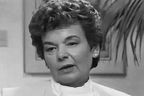 Ruth Finley bei einem TV-Interview