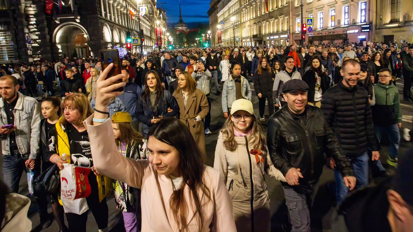What Google trends reveal about the political stance of Russians