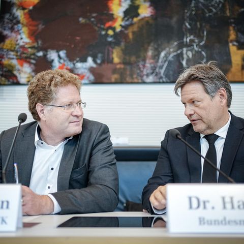 Bundeswirtschaftsminister Robert Habeck (rechts) und sein ehemaliger Staatssekretär Patrick Graichen