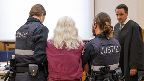 Wegen der mutmaßlich geplanten Entführung von Bundesgesundheitsminister Angeklagte im Koblenzer Gericht