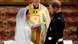 Meghan und Harry während dem Ehegelübde