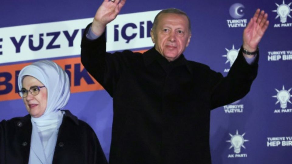 Der türkische Präsident Erdogan mit seiner Frau Ermine