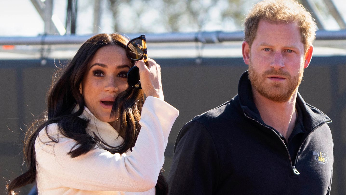 Duchess Meghan and Prince Harry chased by paparazzi in New York