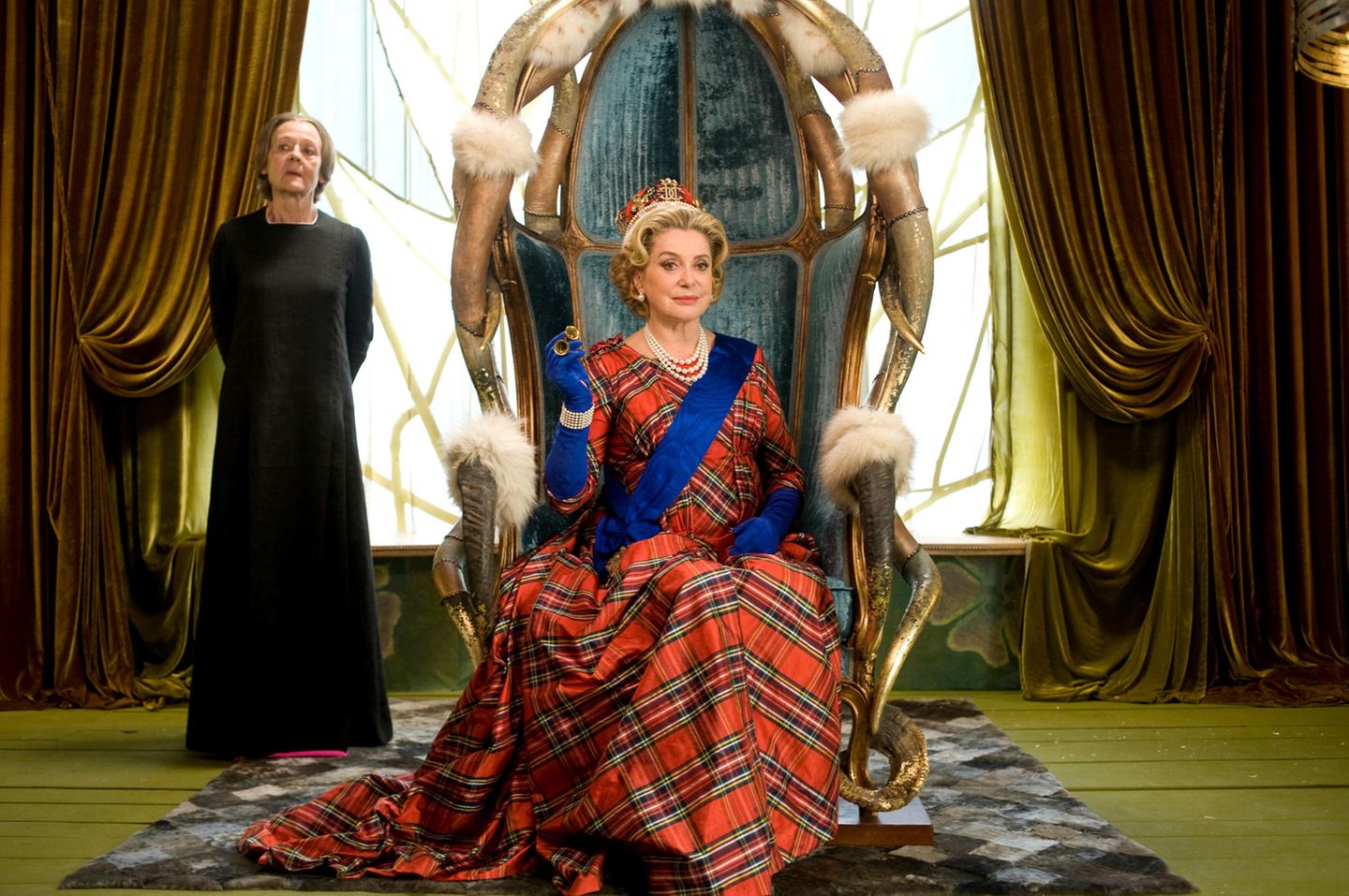 ASTERIX & OBELIX IM AUFTRAG IHRER MAJESTÄT ASTERIX & OBELIX IM AUFTRAG IHRER MAJESTÄT Spielfilm von 2012