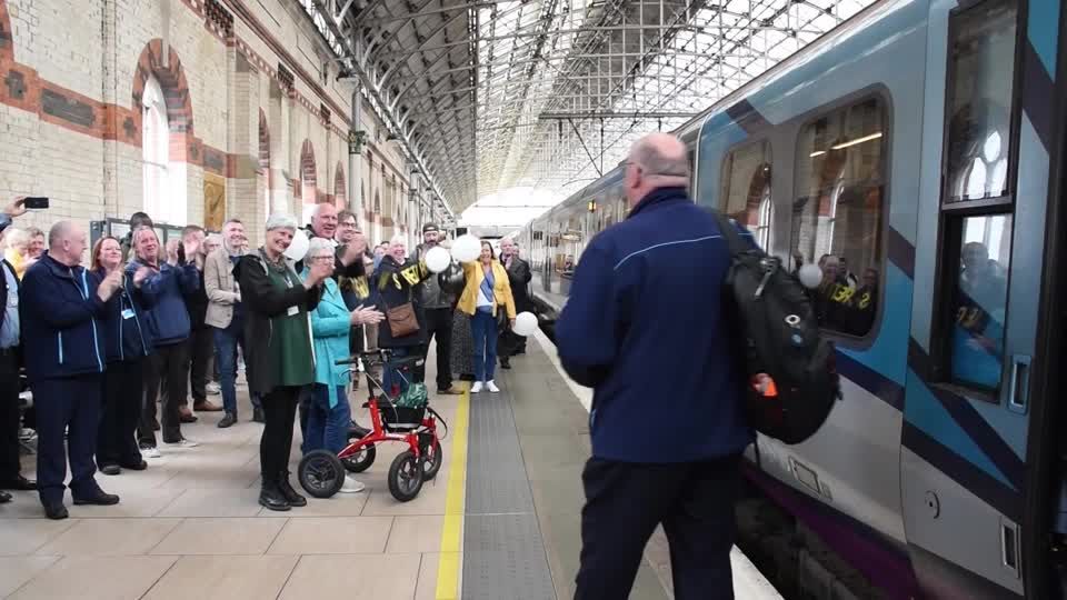 Video: Emotionaler Empfang für Lokführer