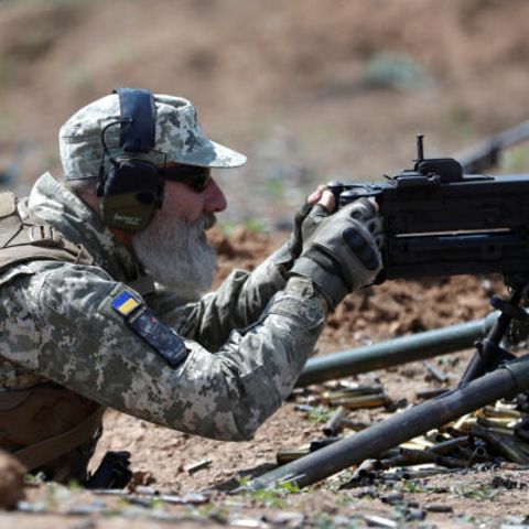 Ein Soldat der ukrainischen Streitkräfte in der umkämpften Donezk-Region