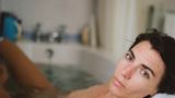 Chiara Luxardo in der Badewanne