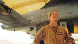 Kim Nichole Reed-Campbell flog über eine Stunde in ihrer über Bagdad beschädigten A-10 und musste die Maschien ohne Bremsklappen, Bremsen und Lenkung landen.