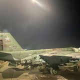 Das halbe Triebwerk ist zerfetzt, dennoch konnte die SU-25 das Fahrwerk ausfahren.