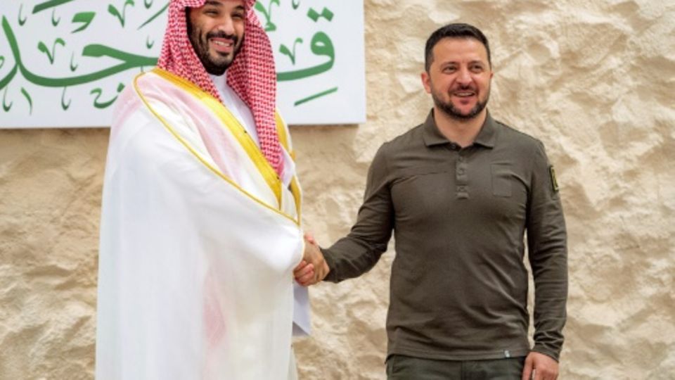 Mohammed bin Salman (links) und Wolodymyr Selenskyj