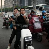 In China lagen den UN-Forschern für 2022 keine aktuelle Umfrage vor. Sie schätzten deshalb diesen Wert anhand der vorherigen Ergebnisse und berechneten ein Mittel von 5,818. Das bedeutete Platz 64 für die Volksrepublik (Vorjahr: Platz 72). Hongkong wurde separat ausgewiesen. Hier war der Trend gegenläufig zum Festland. Die ehemalige Kronkolonie fiel vom 81. auf den 82. Platz.